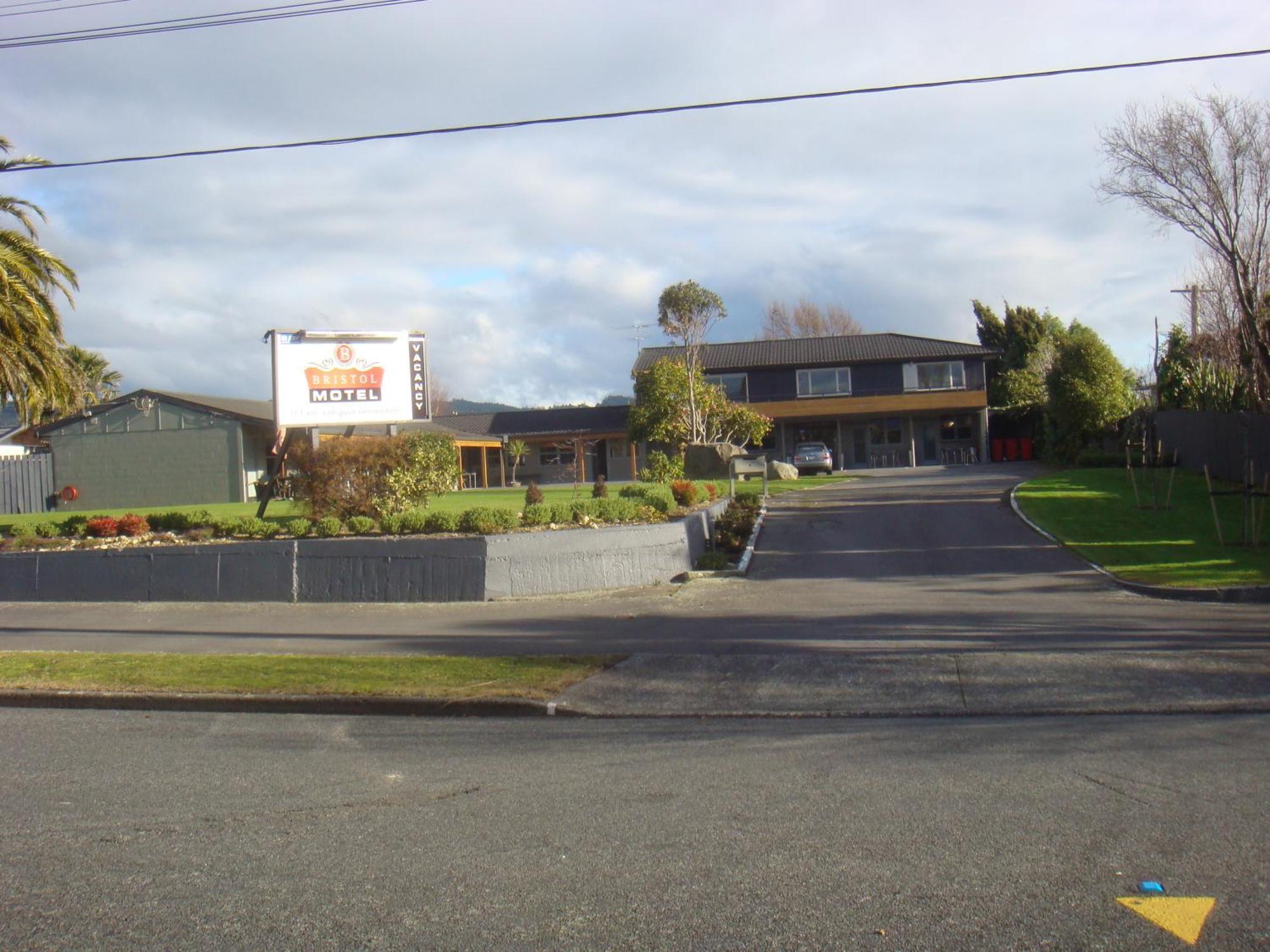 Bristol Motel Upper Hutt Exterior photo