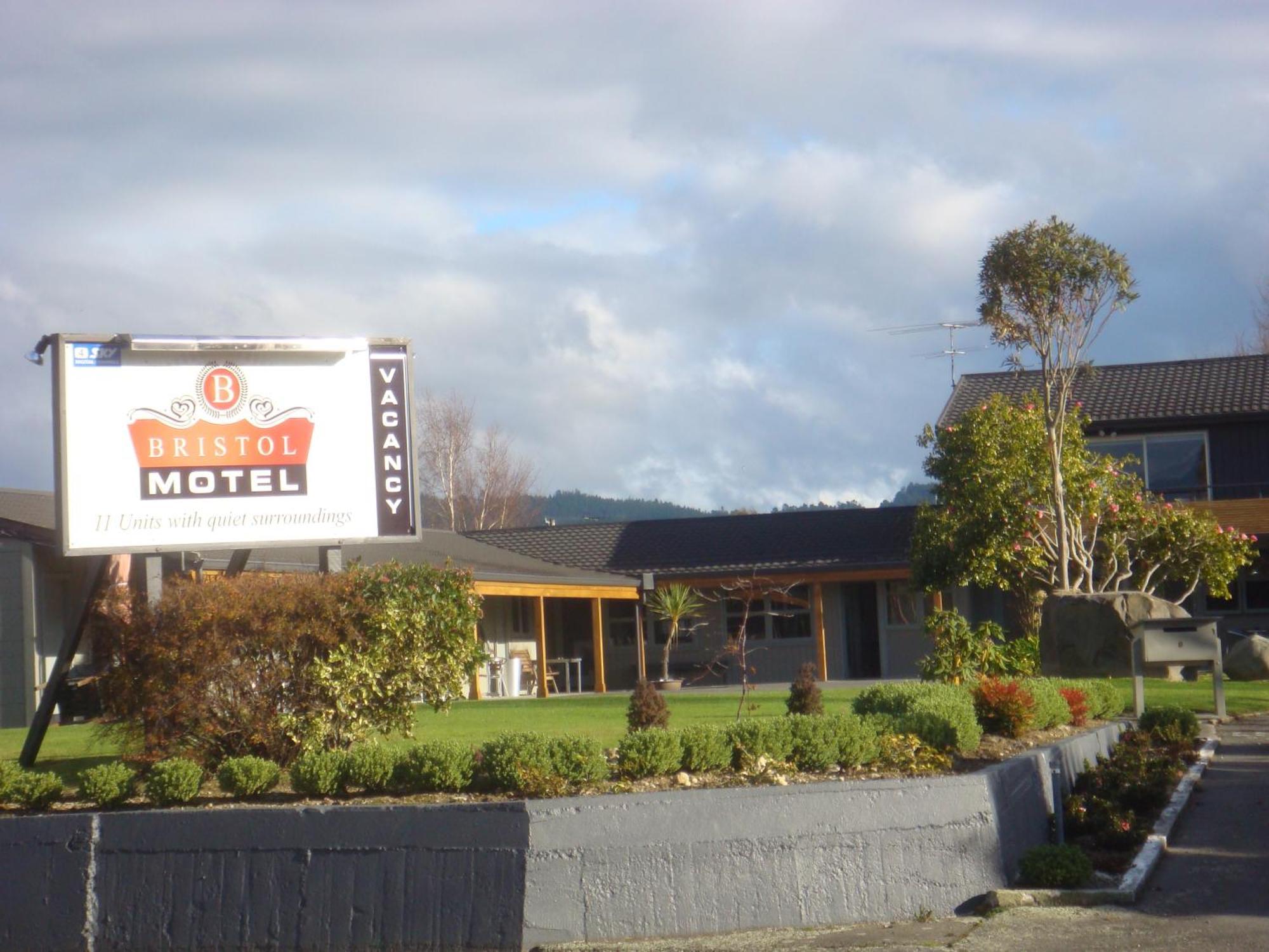 Bristol Motel Upper Hutt Exterior photo