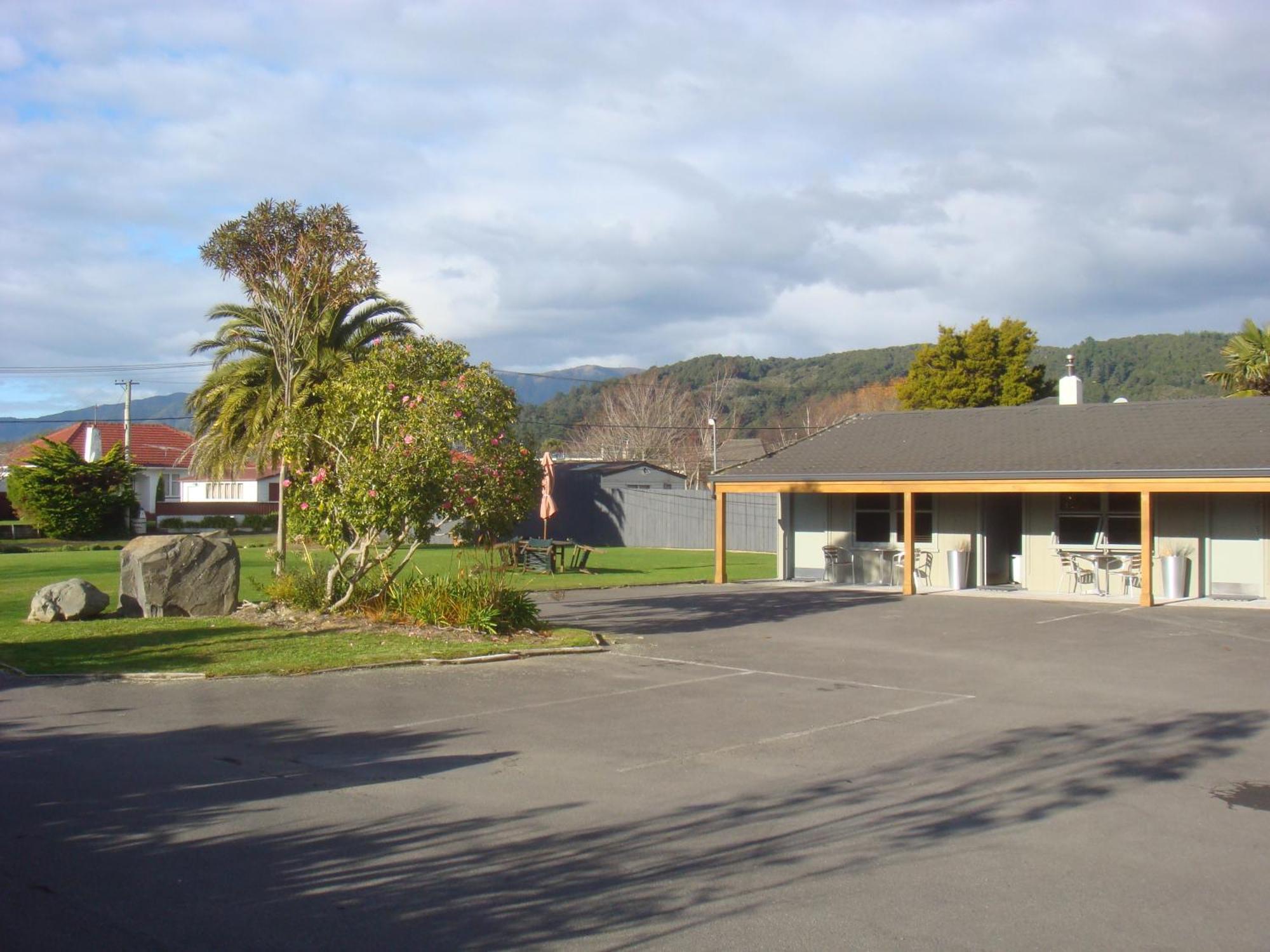 Bristol Motel Upper Hutt Exterior photo